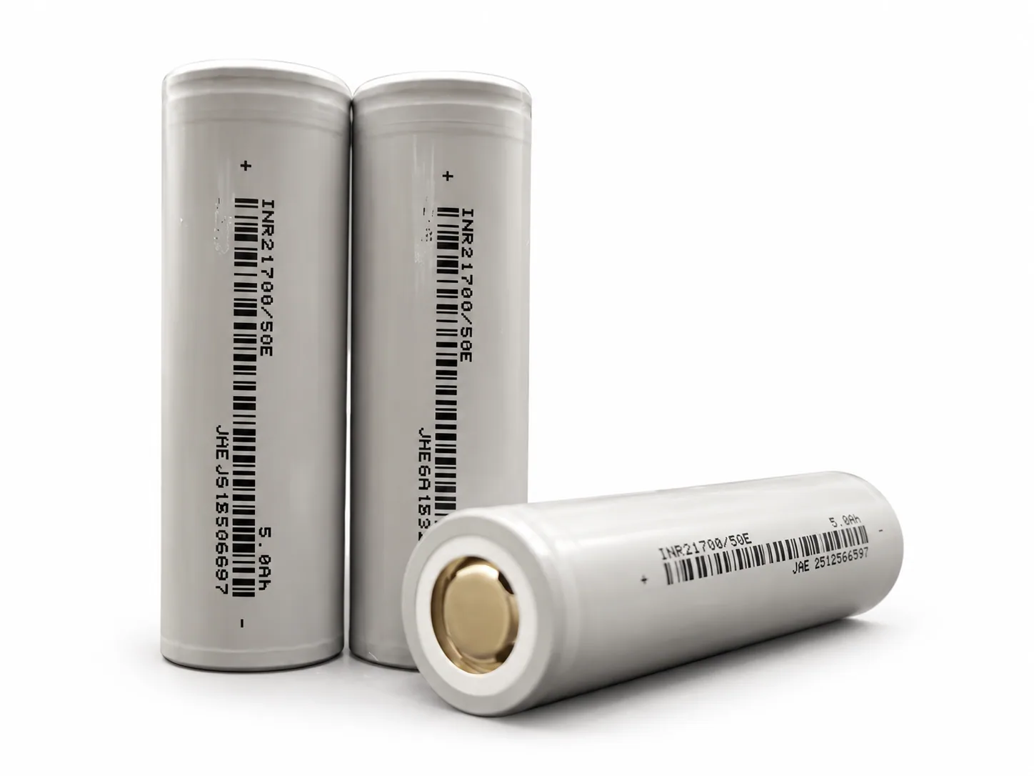 EVE 21700 50E 3.65V 5000mAh Cylindrical Battery Cell — product image cleaned from the supplied photograph